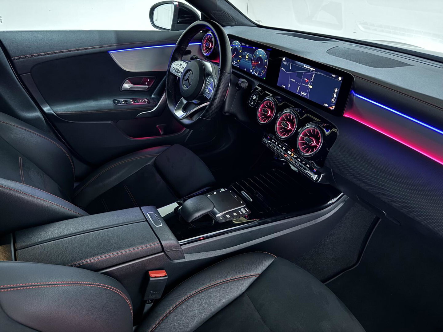 Mercedes-Benz CLA Shooting Brake 200 AMG Magno Grey Matt Pano 360°