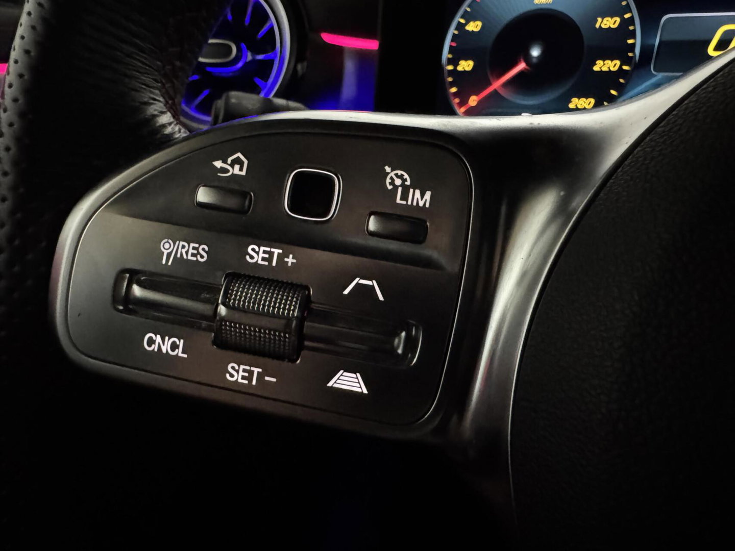 Mercedes-Benz CLA Shooting Brake 200 AMG Magno Grey Matt Pano 360°
