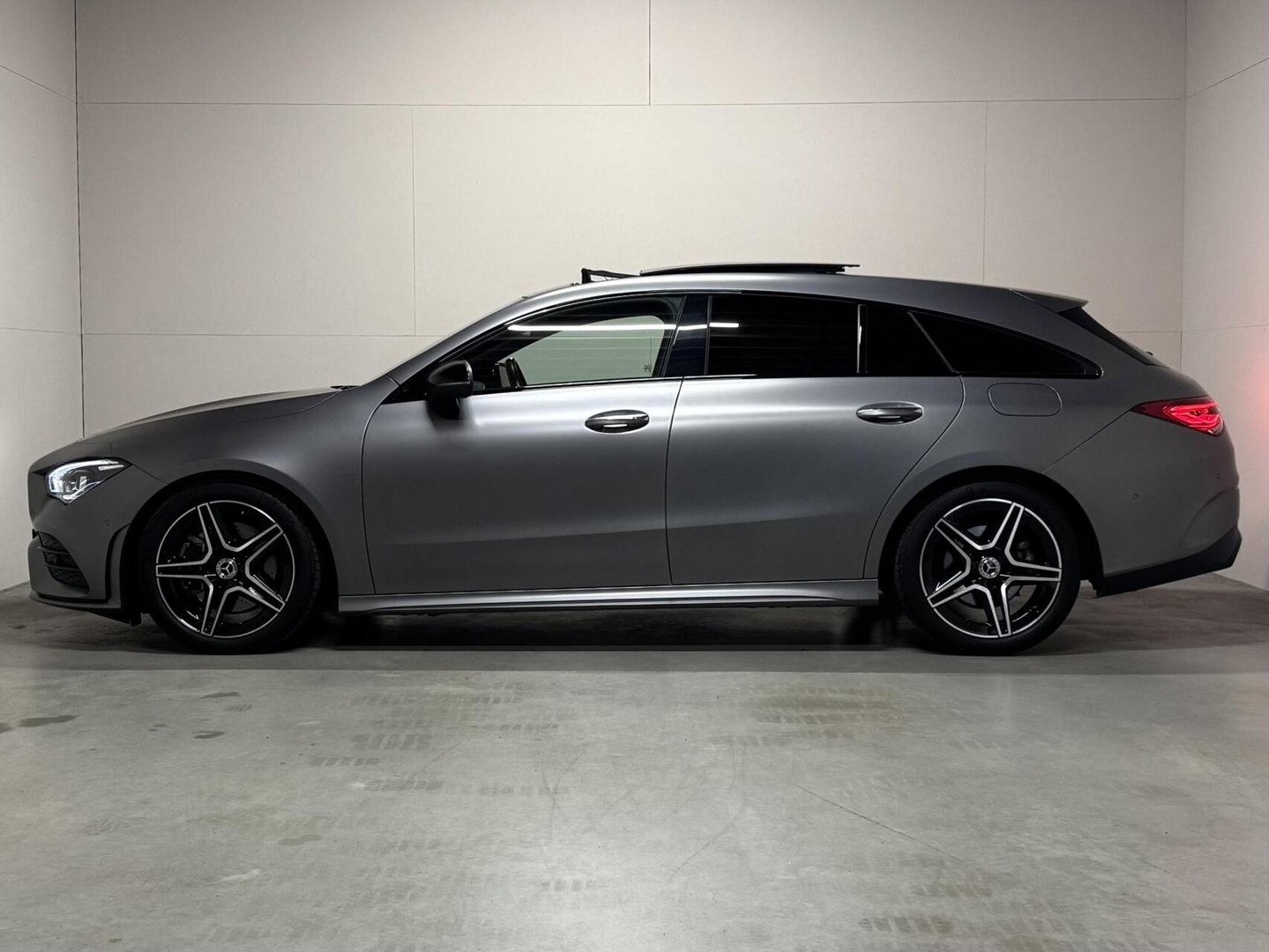 Mercedes-Benz CLA Shooting Brake 200 AMG Magno Grey Matt Pano 360°