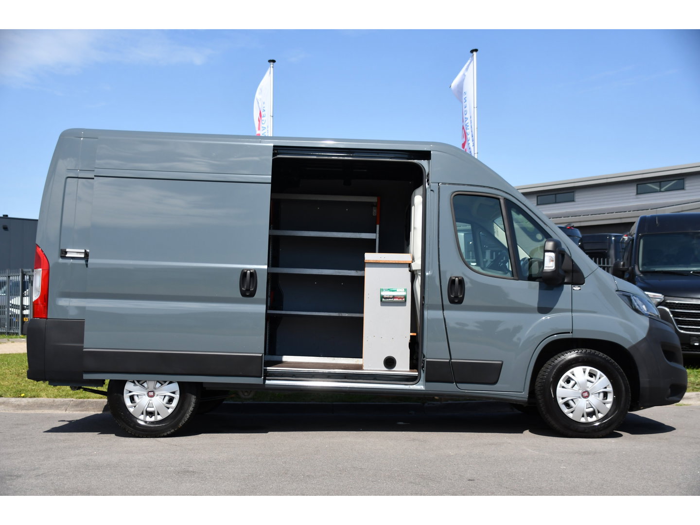 Fiat Ducato 35 2.2 MultiJet L2H2 PB Edition Camera, Cruise, Carplay, 180pk, LED, Automaat, Trekhaak, Clima, Standkachel, multimedia, Uniek!