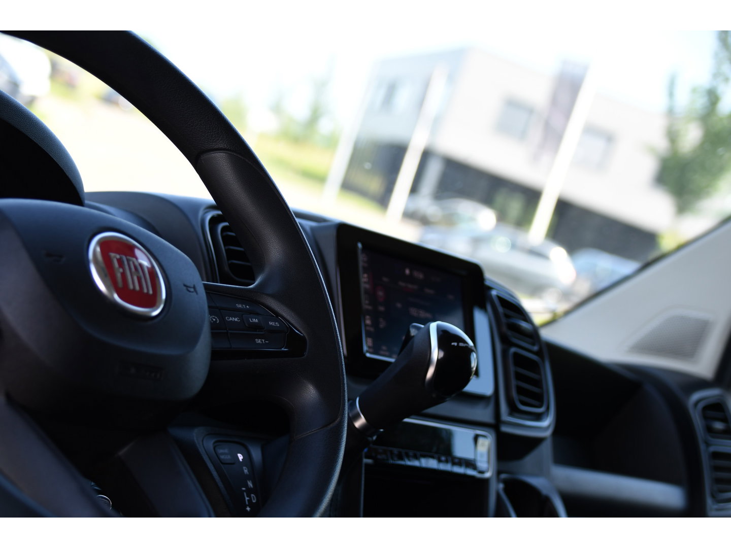 Fiat Ducato 35 2.2 MultiJet L2H2 PB Edition Camera, Cruise, Carplay, 180pk, LED, Automaat, Trekhaak, Clima, Standkachel, multimedia, Uniek!