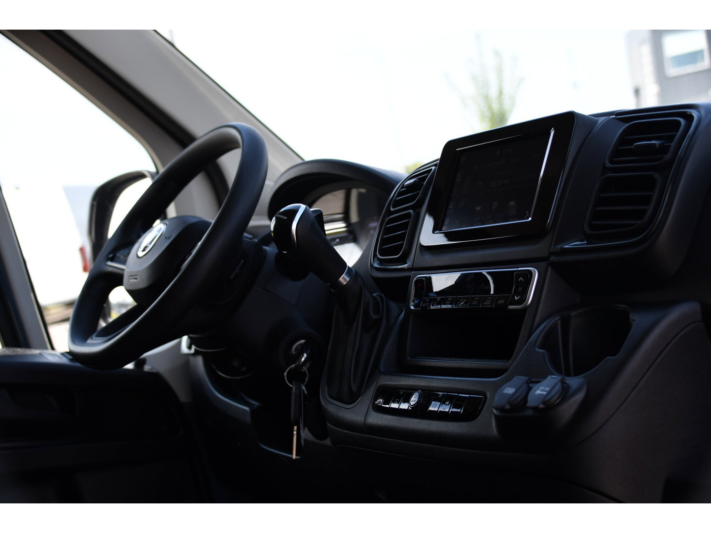 Fiat Ducato 35 2.2 MultiJet L2H2 PB Edition Camera, Cruise, Carplay, 180pk, LED, Automaat, Trekhaak, Clima, Standkachel, multimedia, Uniek!