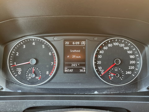 Volkswagen Transporter 2.0 TSI L1H1 | Benzine! | Trekhaak | Cruise Control | Parkeersensoren Achter | Voorruitverwarming | Apple Carplay | Android Auto |