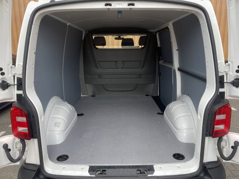 Volkswagen Transporter 2.0 TSI L1H1 | Benzine! | Trekhaak | Cruise Control | Parkeersensoren Achter | Voorruitverwarming | Apple Carplay | Android Auto |