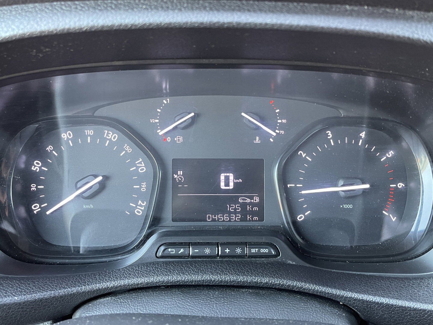 Opel Vivaro 2.0 CDTI L3H1 Edition | Trekhaak | Dubbele Schuifdeur | Cruise Control | Achteruitrijcamera | Apple Carplay | Parkeersensoren Achter | Airconditioning |