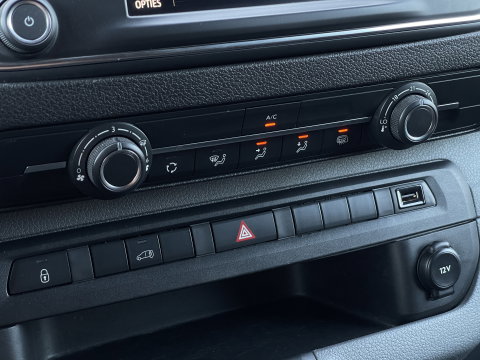 Opel Vivaro 2.0 CDTI L3H1 Edition | Trekhaak | Dubbele Schuifdeur | Cruise Control | Achteruitrijcamera | Apple Carplay | Parkeersensoren Achter | Airconditioning |