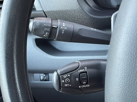 Opel Vivaro 2.0 CDTI L3H1 Edition | Trekhaak | Dubbele Schuifdeur | Cruise Control | Achteruitrijcamera | Apple Carplay | Parkeersensoren Achter | Airconditioning |