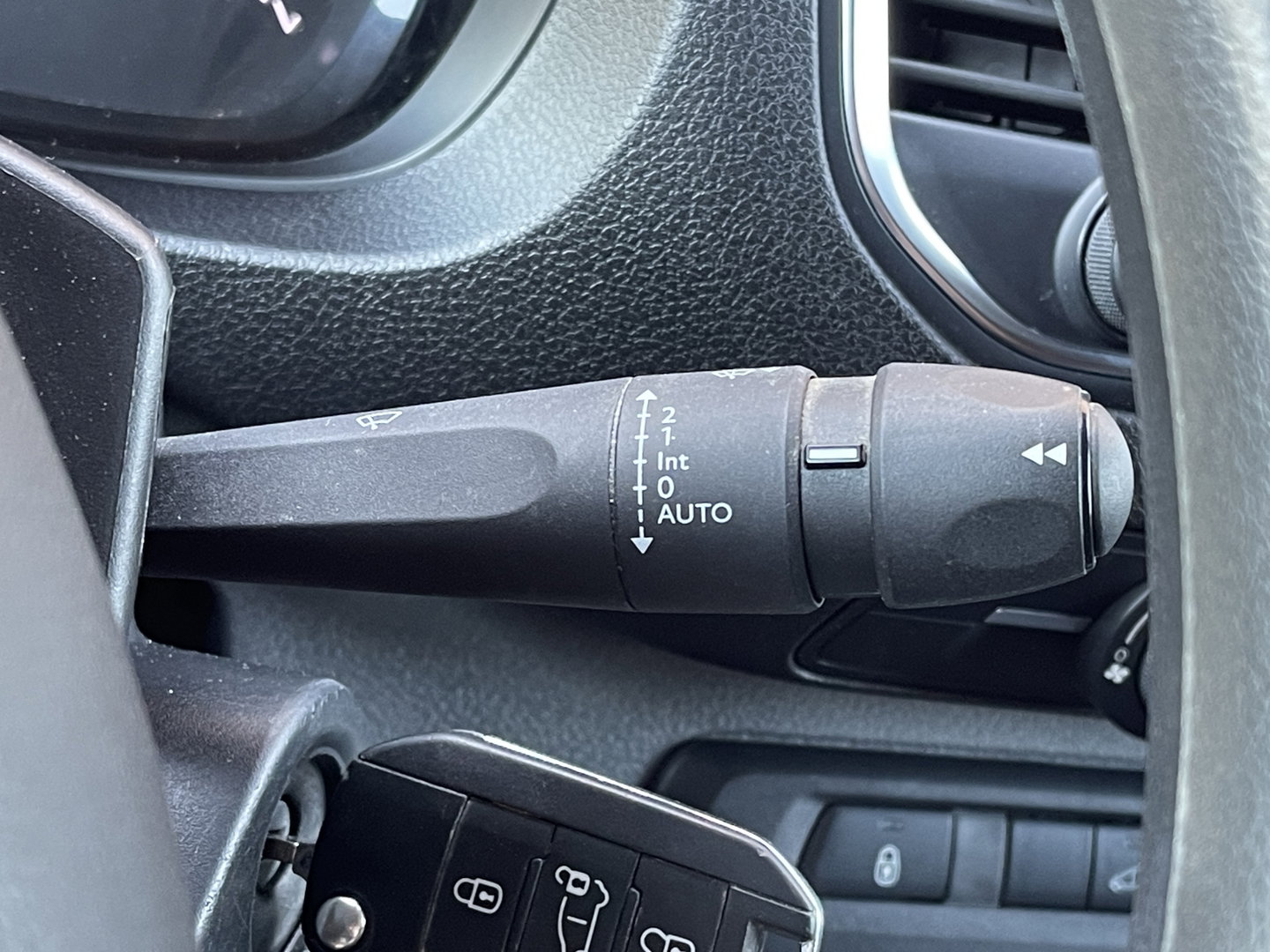 Opel Vivaro 2.0 CDTI L3H1 Edition | Trekhaak | Dubbele Schuifdeur | Cruise Control | Achteruitrijcamera | Apple Carplay | Parkeersensoren Achter | Airconditioning |