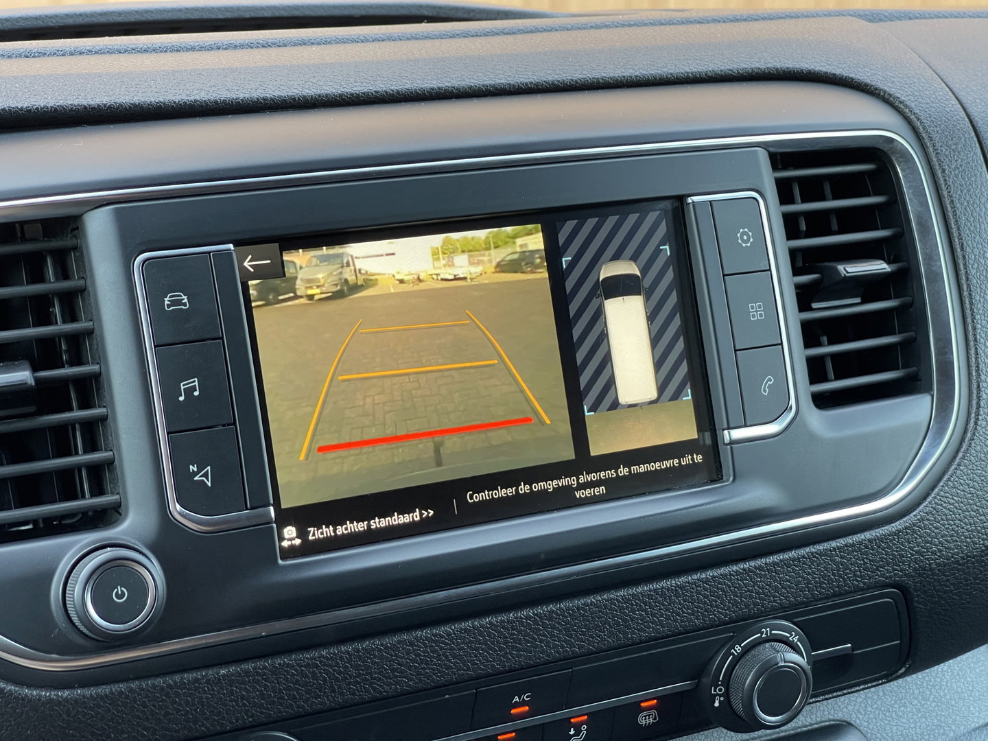 Opel Vivaro 2.0 CDTI L3H1 Edition | Trekhaak | Dubbele Schuifdeur | Cruise Control | Achteruitrijcamera | Apple Carplay | Parkeersensoren Achter | Airconditioning |