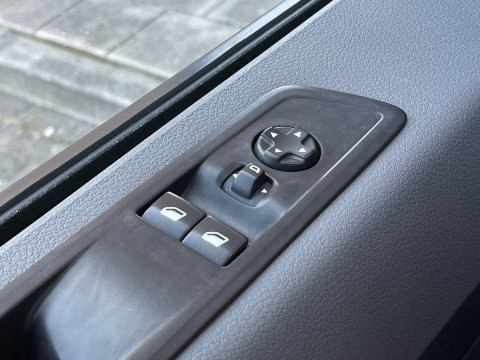 Opel Vivaro 2.0 CDTI L3H1 Edition | Trekhaak | Dubbele Schuifdeur | Cruise Control | Achteruitrijcamera | Apple Carplay | Parkeersensoren Achter | Airconditioning |