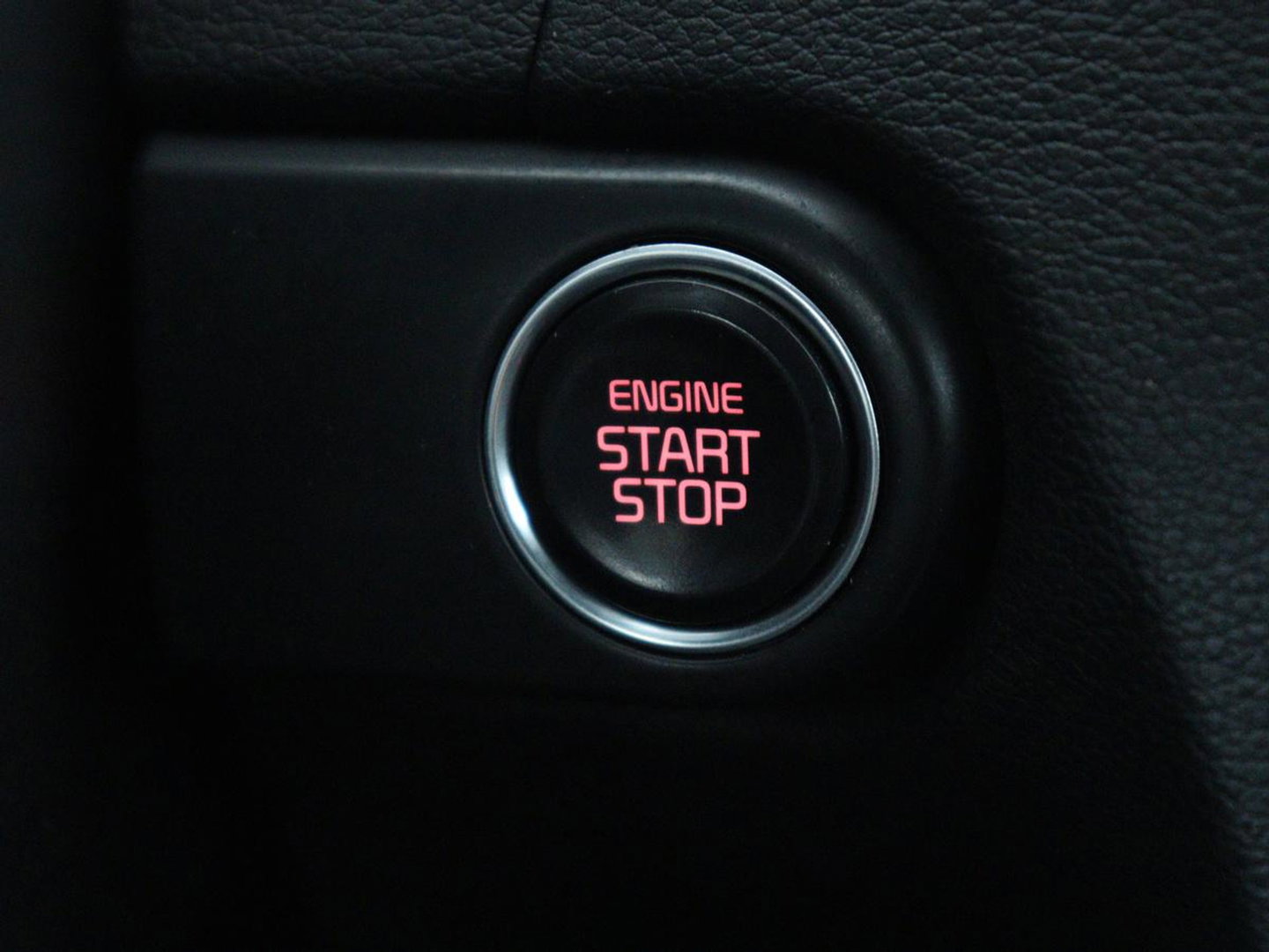 Kia Ceed 1.5 T-GDi GT-PlusLine | Panoramadak | Trekhaak | Stoelverwarming | Leder/Alcantara | JBL Sound | Carplay | Adaptive cruise | Sportstoelen | Achterbankverwarming | Keyless | Navigatie | Camera | Memory | Side Assist