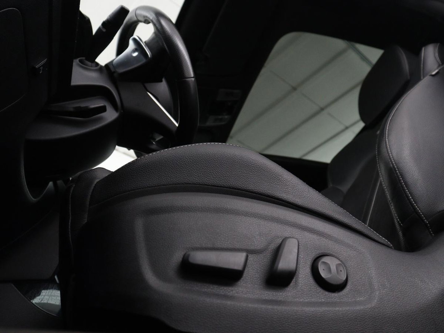 Kia Ceed 1.5 T-GDi GT-PlusLine | Panoramadak | Trekhaak | Stoelverwarming | Leder/Alcantara | JBL Sound | Carplay | Adaptive cruise | Sportstoelen | Achterbankverwarming | Keyless | Navigatie | Camera | Memory | Side Assist