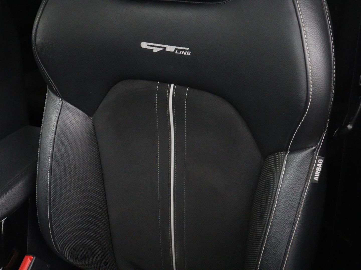 Kia Ceed 1.5 T-GDi GT-PlusLine | Panoramadak | Trekhaak | Stoelverwarming | Leder/Alcantara | JBL Sound | Carplay | Adaptive cruise | Sportstoelen | Achterbankverwarming | Keyless | Navigatie | Camera | Memory | Side Assist
