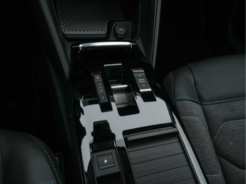 Citroën Ë-C4 X Feel Pack 50 kWh [ 3-Fase-11Kw ] {SOH-91%} (INCL-BTW) *HEATPUMP | FULL-LED | LEATHER-FABRIC | DIGI-COCKPIT | DAB | COMFORTSEATS | CAMERA | ECC | CARPLAY | LANE-ASSIST | PDC | CRUISE | 18''ALU*