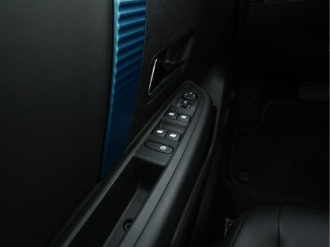 Citroën Ë-C4 X Feel Pack 50 kWh [ 3-Fase-11Kw ] {SOH-91%} (INCL-BTW) *HEATPUMP | FULL-LED | LEATHER-FABRIC | DIGI-COCKPIT | DAB | COMFORTSEATS | CAMERA | ECC | CARPLAY | LANE-ASSIST | PDC | CRUISE | 18''ALU*