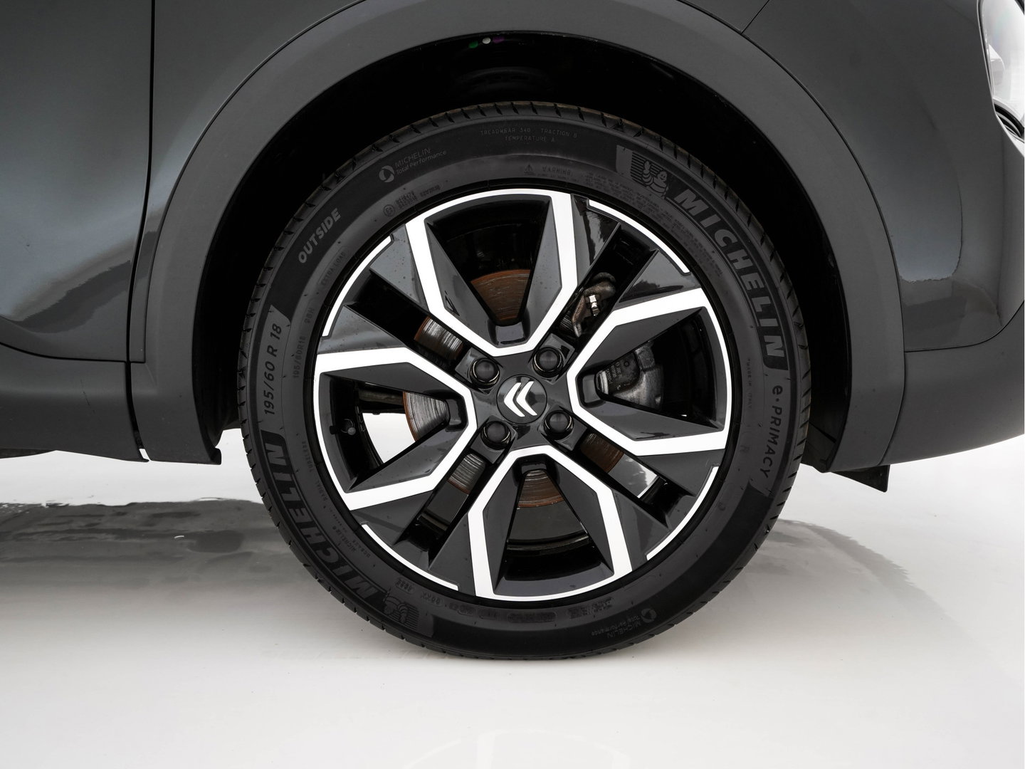 Citroën Ë-C4 X Feel Pack 50 kWh [ 3-Fase-11Kw ] {SOH-91%} (INCL-BTW) *HEATPUMP | FULL-LED | LEATHER-FABRIC | DIGI-COCKPIT | DAB | COMFORTSEATS | CAMERA | ECC | CARPLAY | LANE-ASSIST | PDC | CRUISE | 18''ALU*