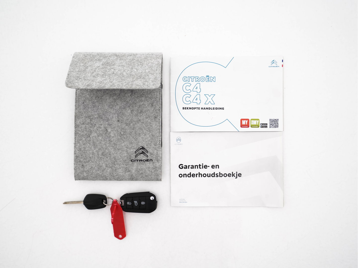 Citroën Ë-C4 X Feel Pack 50 kWh [ 3-Fase-11Kw ] {SOH-91%} (INCL-BTW) *HEATPUMP | FULL-LED | LEATHER-FABRIC | DIGI-COCKPIT | DAB | COMFORTSEATS | CAMERA | ECC | CARPLAY | LANE-ASSIST | PDC | CRUISE | 18''ALU*