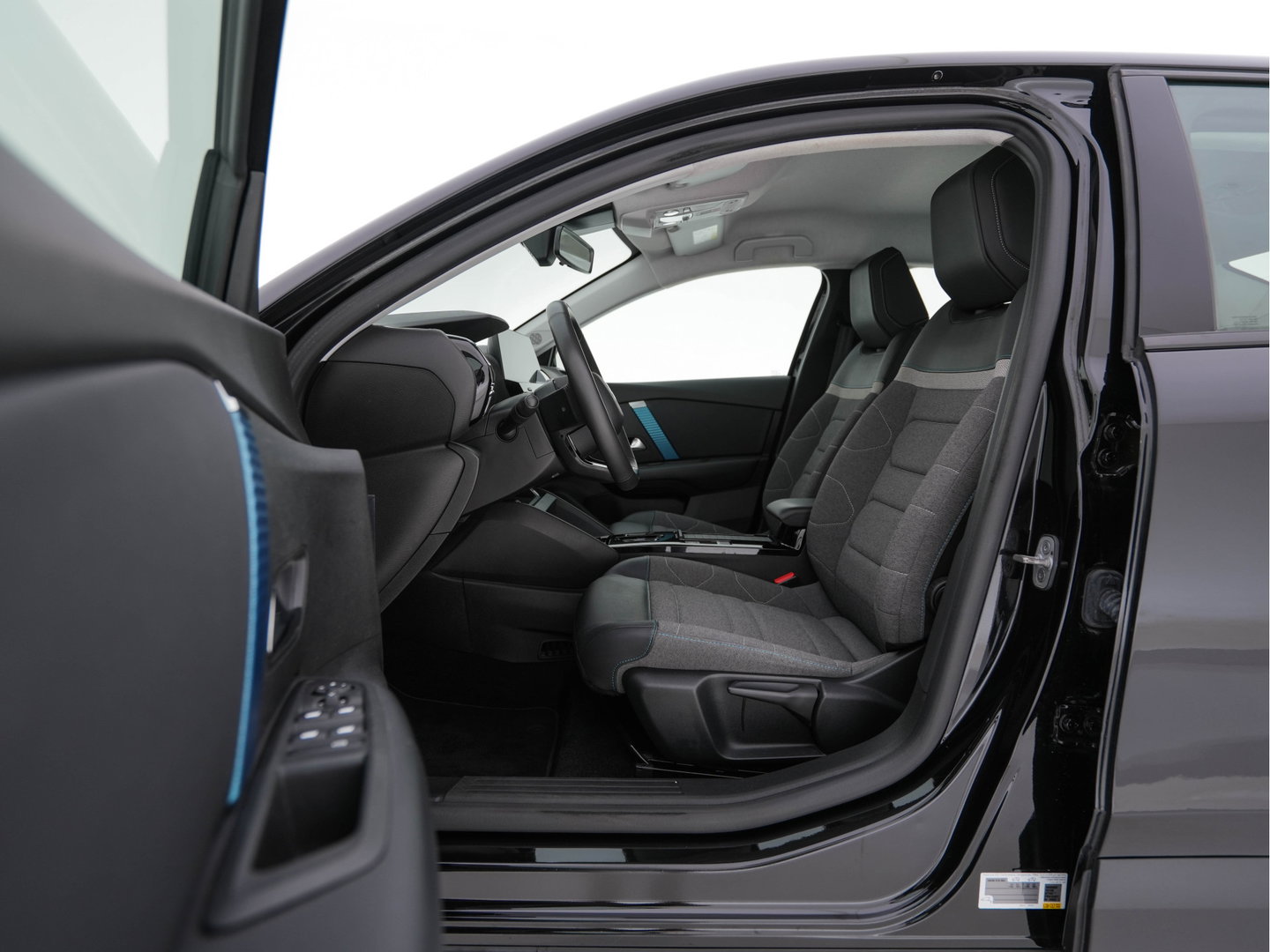 Citroën Ë-C4 X Feel Pack 50 kWh [ 3-Fase-11Kw ] {SOH-91%} (INCL-BTW) *HEATPUMP | FULL-LED | LEATHER-FABRIC | DIGI-COCKPIT | DAB | COMFORTSEATS | CAMERA | ECC | CARPLAY | LANE-ASSIST | PDC | CRUISE | 18''ALU*