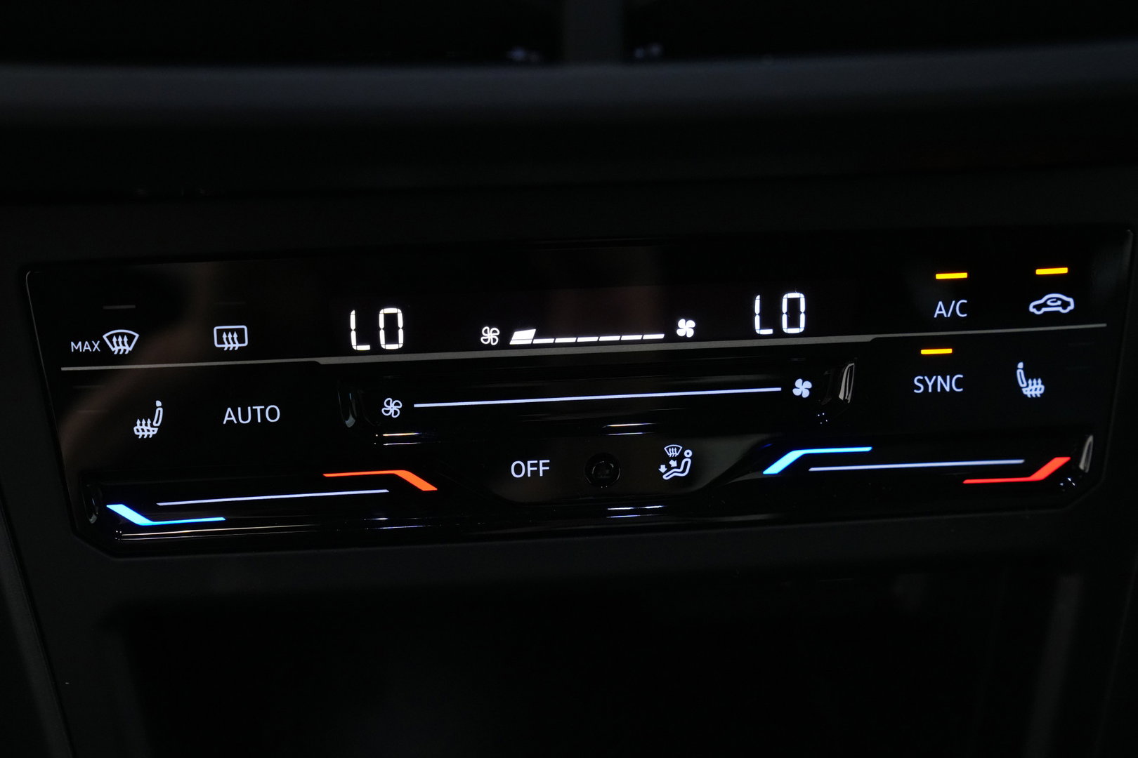 Volkswagen Taigo 1.5 TSI R-Line 3x Adaptive-Cruise IQ-led 18'lmv 24 Maanden garantie* (Vraag naar de voorwaarden)