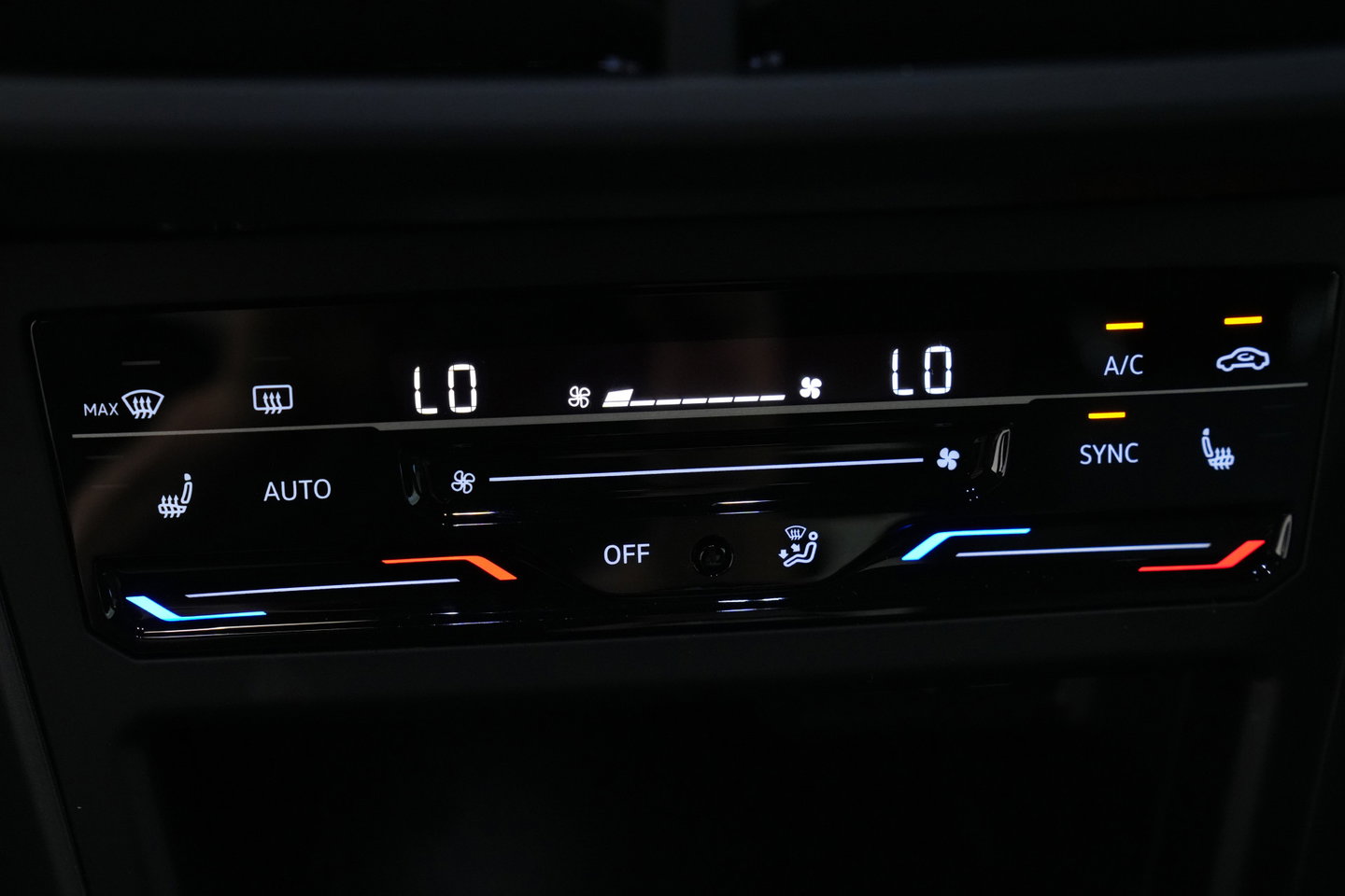 Volkswagen Taigo 1.5 TSI R-Line 3x Adaptive-Cruise IQ-led 18'lmv 24 Maanden garantie* (Vraag naar de voorwaarden)