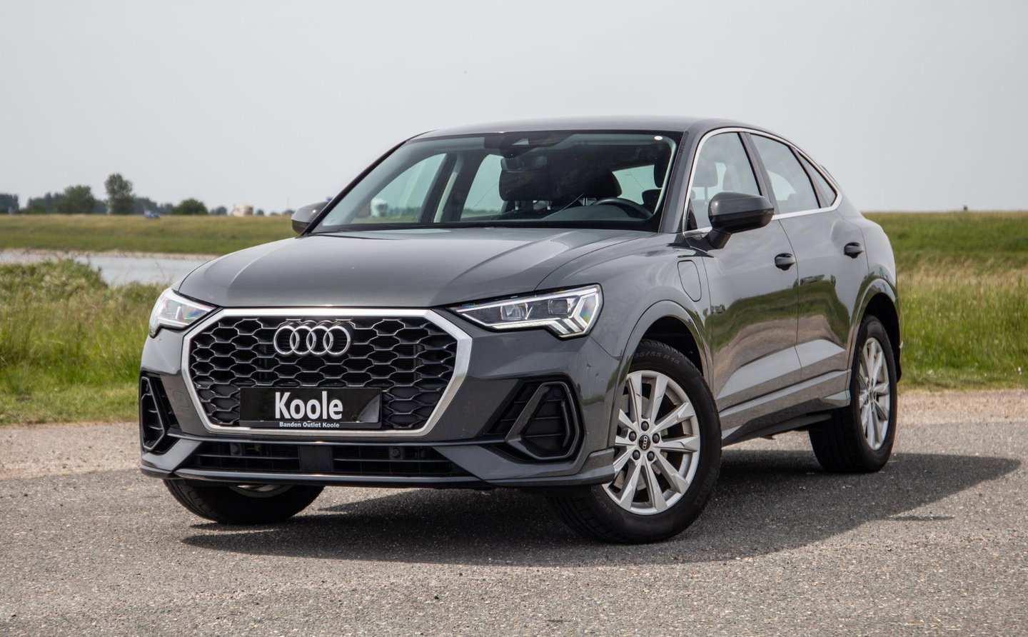 Audi Q3 Sportback 45 TFSI e Edition ADAPTIVE CRUISE  / CARPLAY / DEALER ONDERHOUDEN / AUTOMAAT
