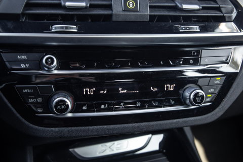 BMW X3 xDrive30e Executive CARPLAY / STOELVERWARMING / DEALER ONDERHOUDEN / LEER
