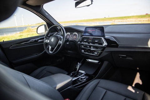 BMW X3 xDrive30e Executive CARPLAY / STOELVERWARMING / DEALER ONDERHOUDEN / LEER