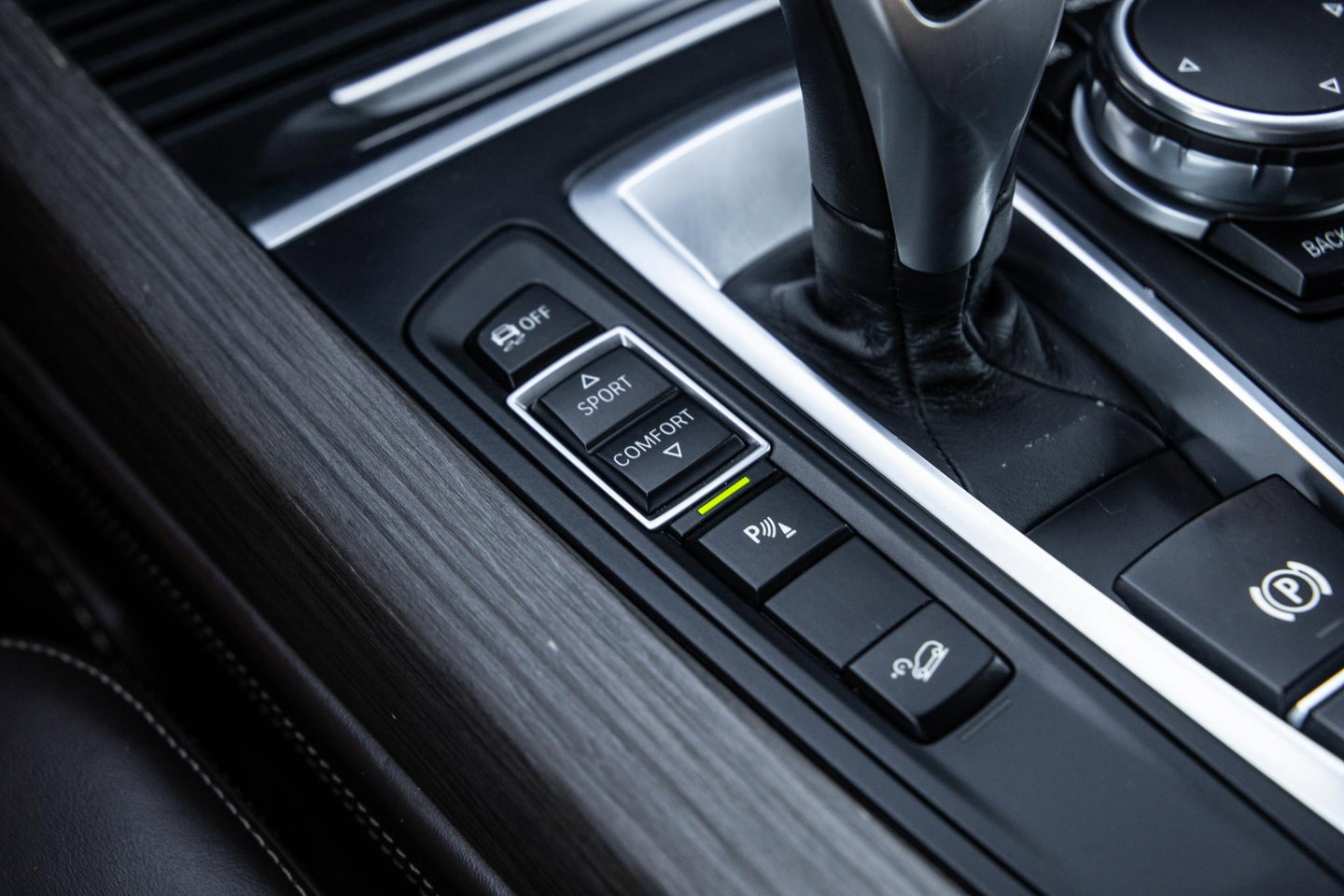 BMW X5 xDrive35i High Executive M PAKKET / SOFT CLOSE / STOELVERWARMING / BRUIN LEER / PRACHTIG !!