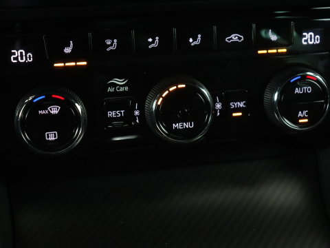Škoda Superb 1.4 TSI iV Sportline | Stoelverwarming | Alcantara | Adaptive cruise | Camera | Carplay | Matrix LED | Stuurverwarming | Virtual Cockpit | Navigatie | Parkeerhulp | Sportstoelen | Sfeerverlichting | PHEV | Plug In