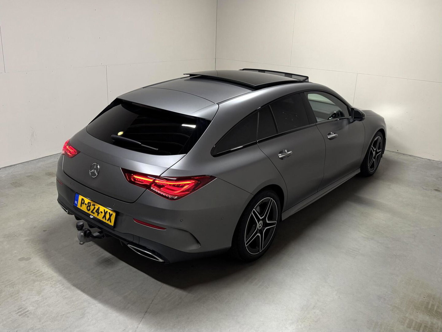 Mercedes-Benz CLA Shooting Brake 200 AMG Magno Grey Matt Pano 360°