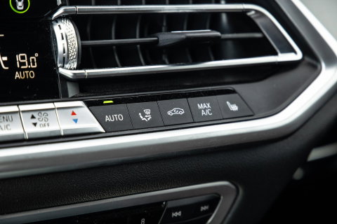 BMW X5 xDrive45e High Executive CARPLAY / CAMERA / DEALER ONDERHOUDEN / BRUIN LEER / STOELVERWARMING / TREKHAAK