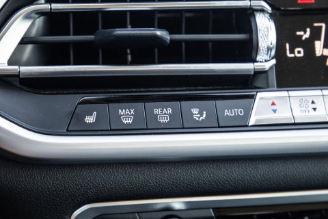 BMW X5 xDrive45e High Executive CARPLAY / CAMERA / DEALER ONDERHOUDEN / ZWART LEER / STOELVERWARMING / TREKHAAK