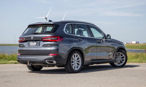 BMW X5 xDrive45e High Executive CARPLAY / CAMERA / DEALER ONDERHOUDEN / ZWART LEER / STOELVERWARMING / TREKHAAK