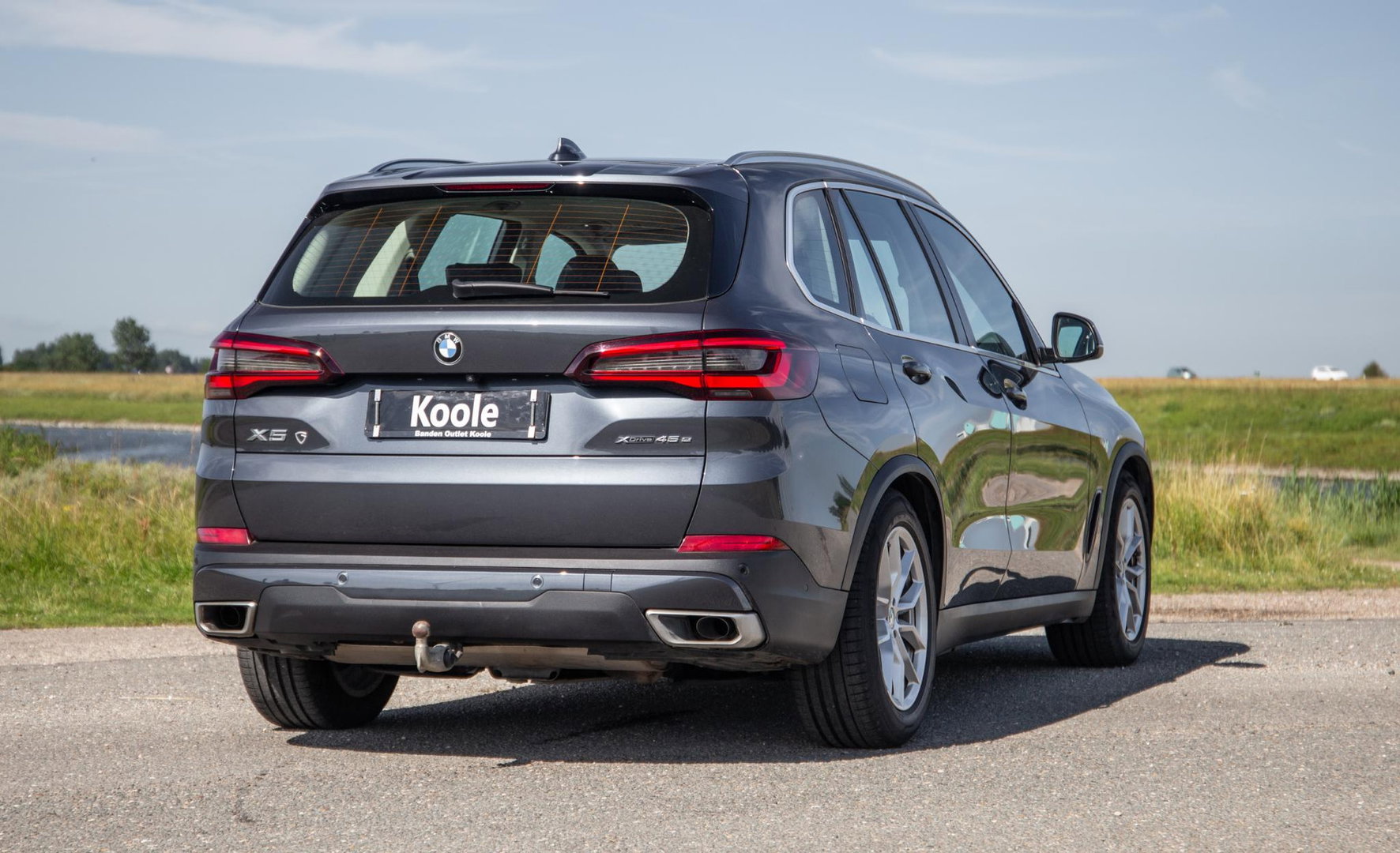 BMW X5 xDrive45e High Executive CARPLAY / CAMERA / DEALER ONDERHOUDEN / ZWART LEER / STOELVERWARMING / TREKHAAK