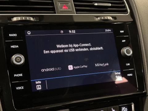 Volkswagen Golf 1.5 TSI Highline | Origineel Nederlands! | Adaptieve Cruise Control | Achteruitrijcamera | Apple Carplay | Parkeersensoren | Android Auto |