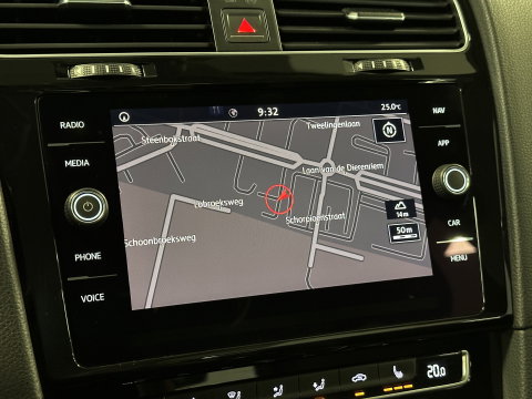 Volkswagen Golf 1.5 TSI Highline | Origineel Nederlands! | Adaptieve Cruise Control | Achteruitrijcamera | Apple Carplay | Parkeersensoren | Android Auto |