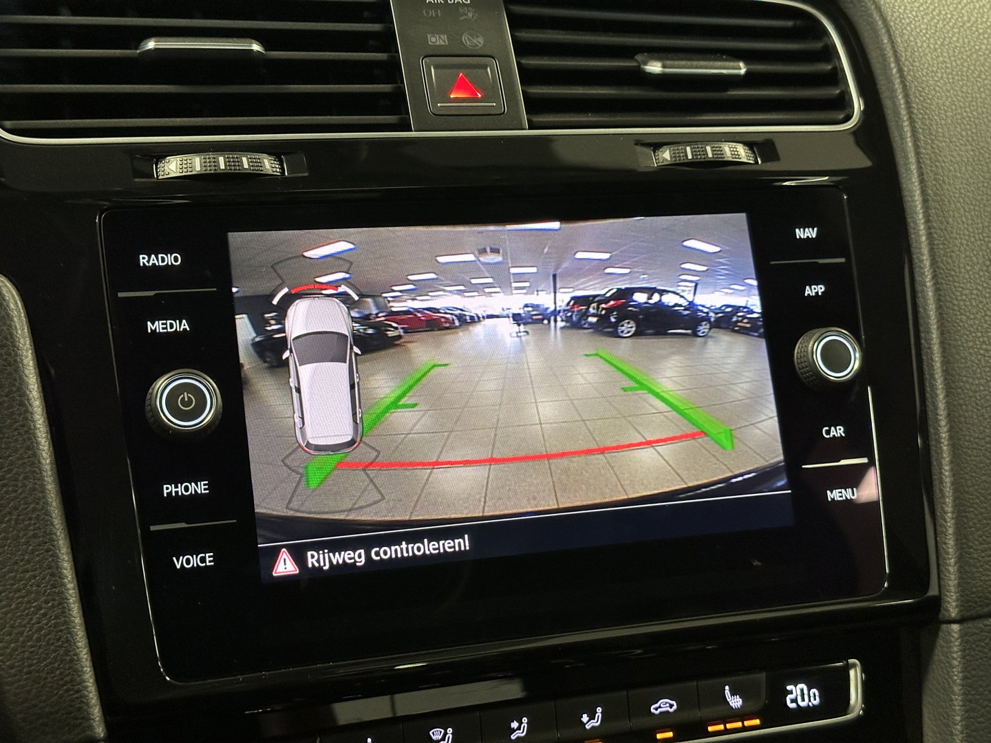 Volkswagen Golf 1.5 TSI Highline | Origineel Nederlands! | Adaptieve Cruise Control | Achteruitrijcamera | Apple Carplay | Parkeersensoren | Android Auto |