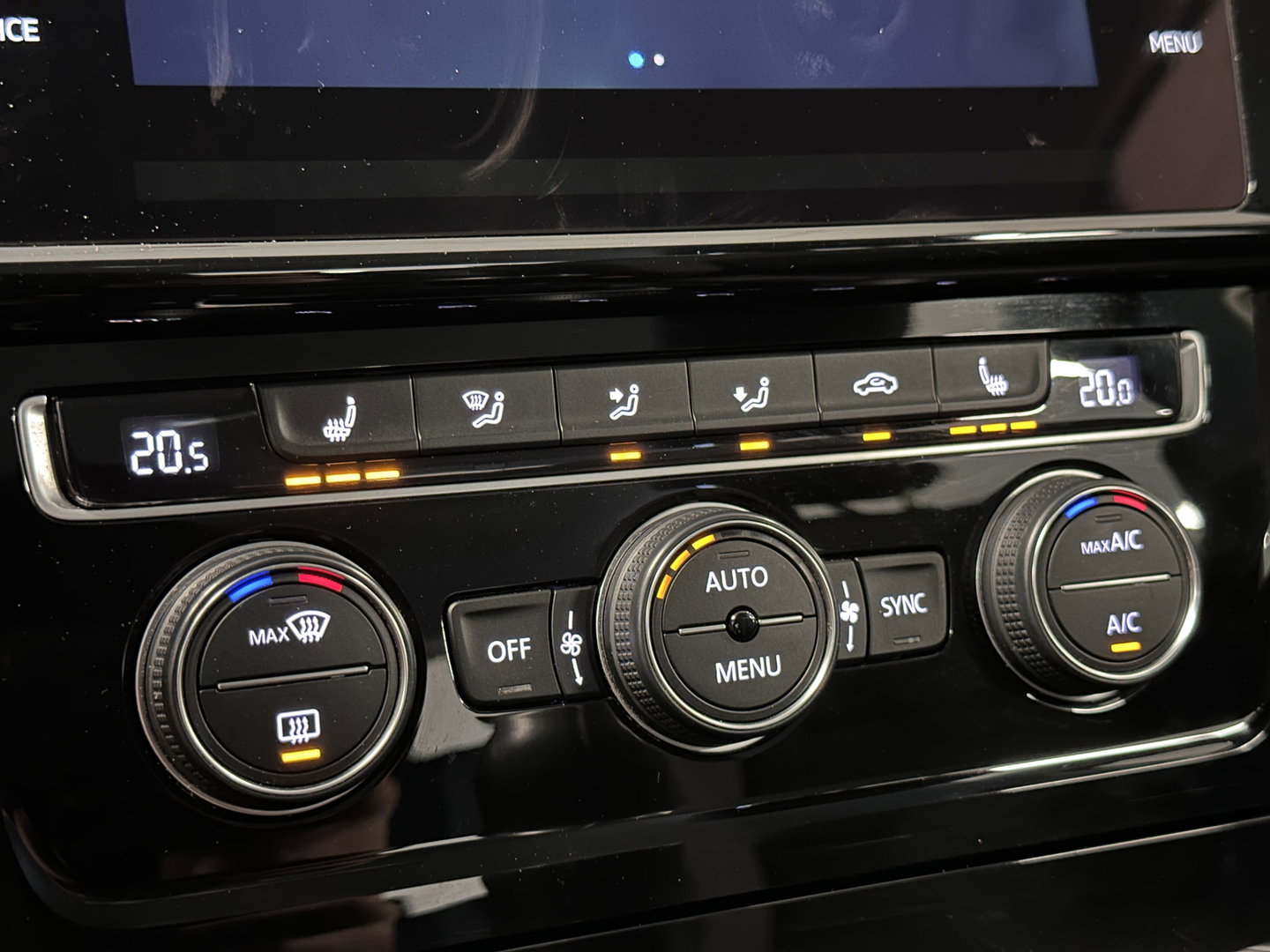 Volkswagen Golf 1.5 TSI Highline | Origineel Nederlands! | Adaptieve Cruise Control | Achteruitrijcamera | Apple Carplay | Parkeersensoren | Android Auto |