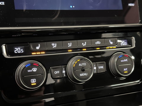 Volkswagen Golf 1.5 TSI Highline | Origineel Nederlands! | Adaptieve Cruise Control | Achteruitrijcamera | Apple Carplay | Parkeersensoren | Android Auto |
