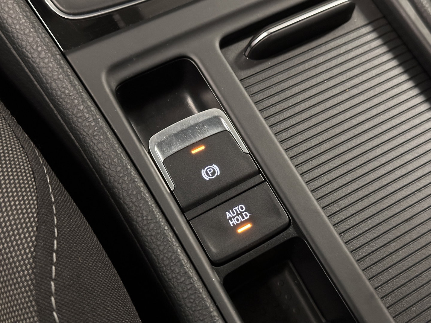Volkswagen Golf 1.5 TSI Highline | Origineel Nederlands! | Adaptieve Cruise Control | Achteruitrijcamera | Apple Carplay | Parkeersensoren | Android Auto |