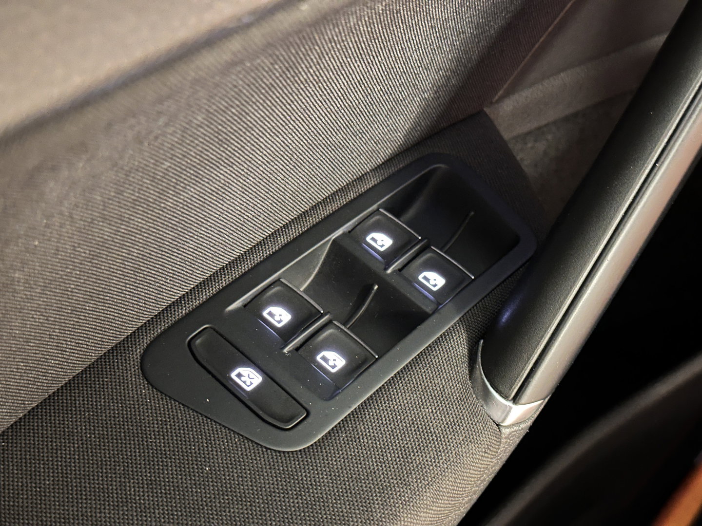 Volkswagen Golf 1.5 TSI Highline | Origineel Nederlands! | Adaptieve Cruise Control | Achteruitrijcamera | Apple Carplay | Parkeersensoren | Android Auto |