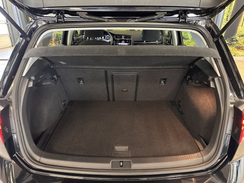 Volkswagen Golf 1.5 TSI Highline | Origineel Nederlands! | Adaptieve Cruise Control | Achteruitrijcamera | Apple Carplay | Parkeersensoren | Android Auto |