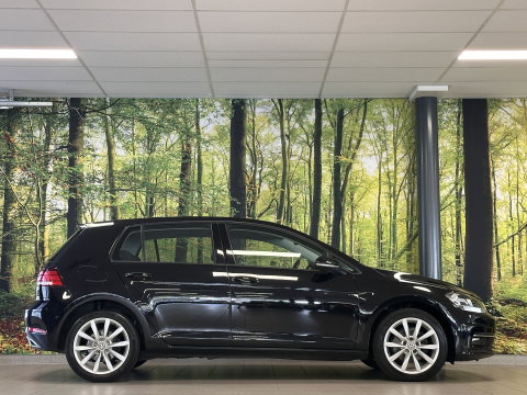 Volkswagen Golf 1.5 TSI Highline | Origineel Nederlands! | Adaptieve Cruise Control | Achteruitrijcamera | Apple Carplay | Parkeersensoren | Android Auto |