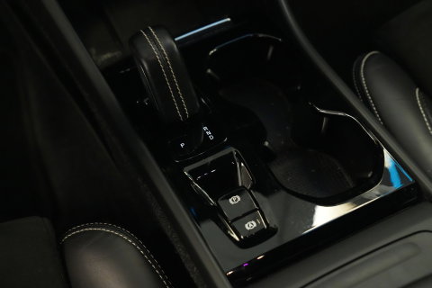 Volvo XC40 2.0 D3 R-Design Cruise/Climate 20''LM Harman&Kardon 24 Maanden garantie* (Vraag naar de voorwaarden)