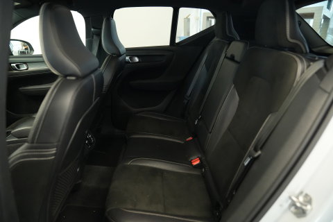 Volvo XC40 2.0 D3 R-Design Cruise/Climate 20''LM Harman&Kardon 24 Maanden garantie* (Vraag naar de voorwaarden)