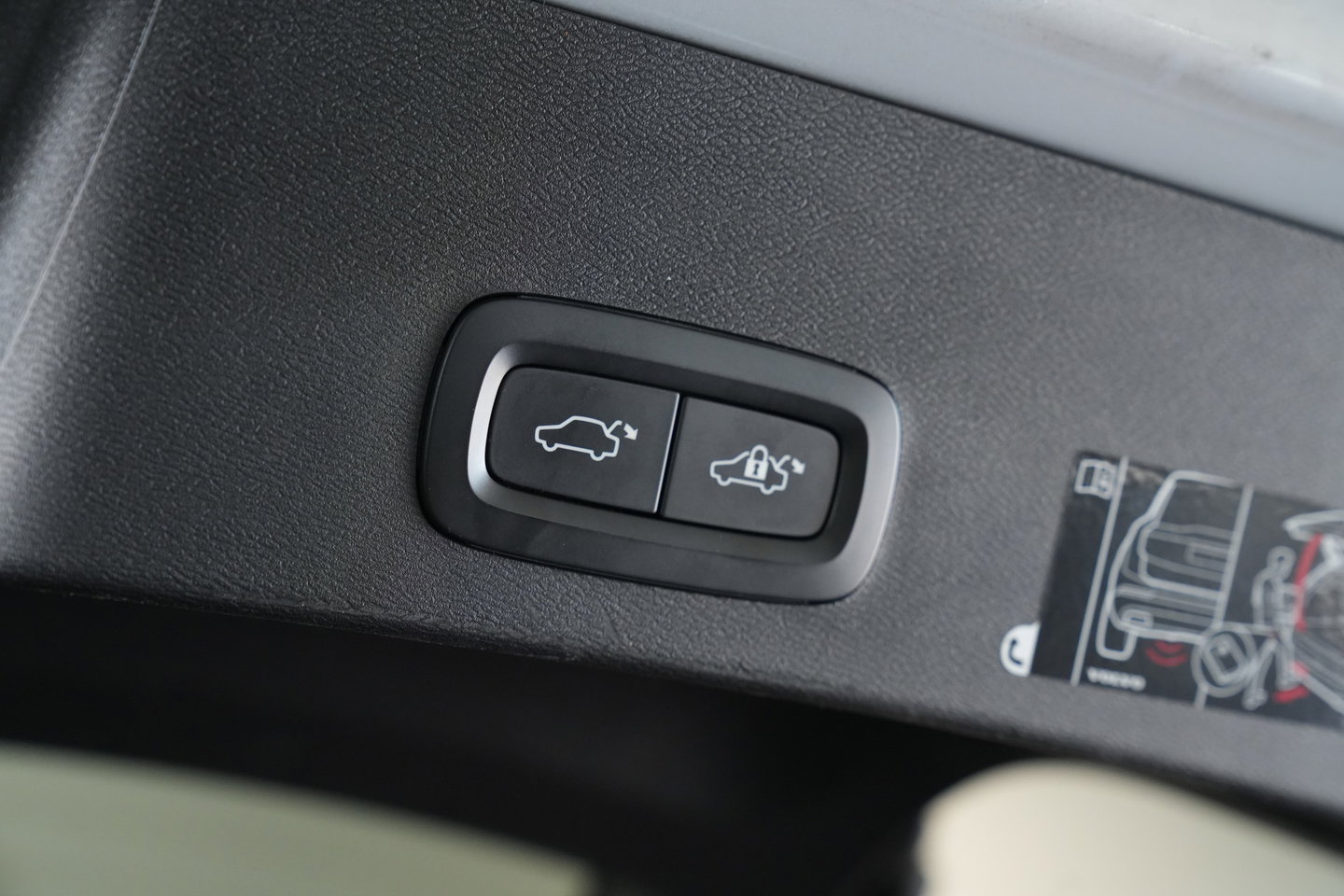 Volvo XC40 2.0 D3 R-Design Cruise/Climate 20''LM Harman&Kardon 24 Maanden garantie* (Vraag naar de voorwaarden)