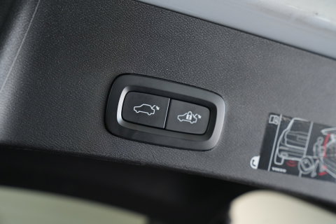 Volvo XC40 2.0 D3 R-Design Cruise/Climate 20''LM Harman&Kardon 24 Maanden garantie* (Vraag naar de voorwaarden)