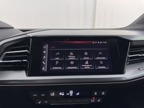 Audi Q4 e-tron 40 Launch edition Advanced 77 kWh [ 3-Fase-11kW ] (INCL-BTW) Aut. *NAVI-FULLMAP | MATRIX-LED | KEYLESS | CAMERA | AUDI-SOUND |  DIGI-COCKPIT | DAB | AMBIENTLIGHT | HEATED-SPORTSEATS | PRIVACYGLASS | CRUISE | 19''ALU*