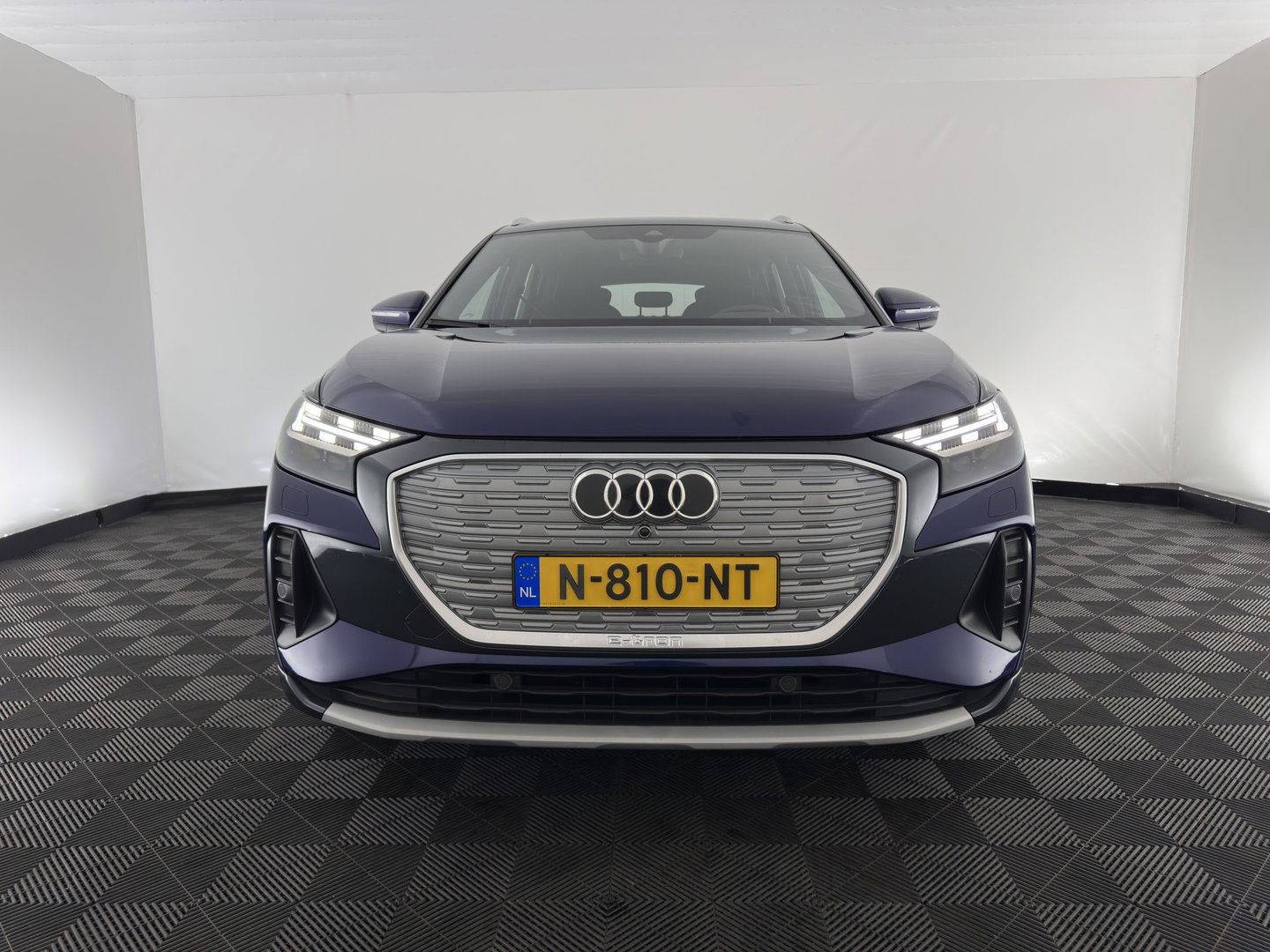 Audi Q4 e-tron 40 Launch edition Advanced 77 kWh [ 3-Fase-11kW ] (INCL-BTW) Aut. *NAVI-FULLMAP | MATRIX-LED | KEYLESS | CAMERA | AUDI-SOUND |  DIGI-COCKPIT | DAB | AMBIENTLIGHT | HEATED-SPORTSEATS | PRIVACYGLASS | CRUISE | 19''ALU*