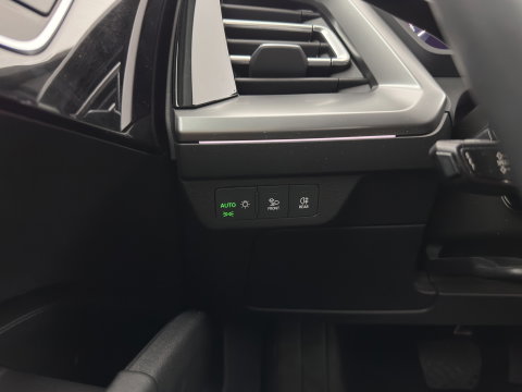 Audi Q4 e-tron 40 Launch edition Advanced 77 kWh [ 3-Fase-11kW ] (INCL-BTW) Aut. *NAVI-FULLMAP | MATRIX-LED | KEYLESS | CAMERA | AUDI-SOUND |  DIGI-COCKPIT | DAB | AMBIENTLIGHT | HEATED-SPORTSEATS | PRIVACYGLASS | CRUISE | 19''ALU*